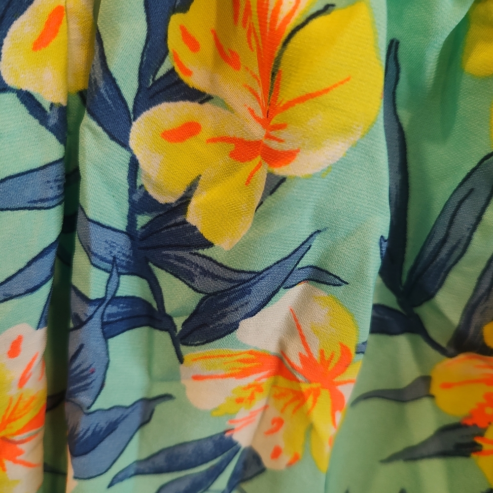 Floral Romper - Picture 3 of 7